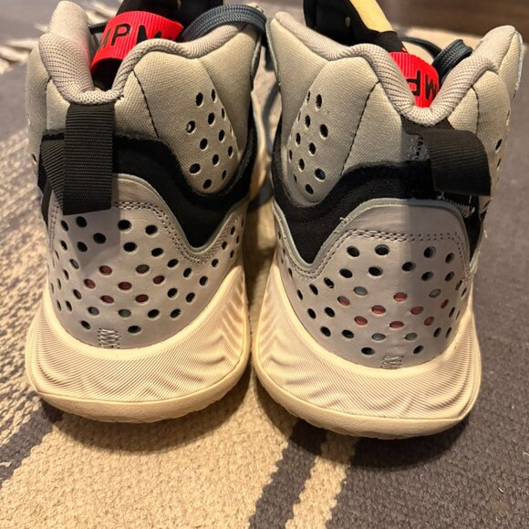 Nike Jordan Delta Mid Hasta Sneakers - Picture 4 of 7